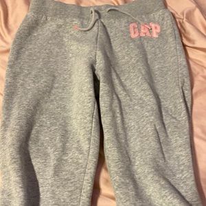 Girls sweatpants size 7-8 or smaller. GAP SWEATPANTS GIRLS KIDS PINK.